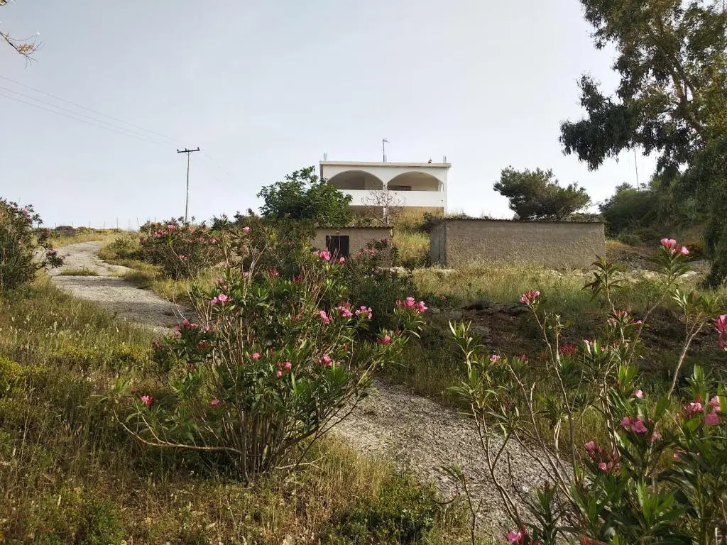 CAMARES HOUSE
