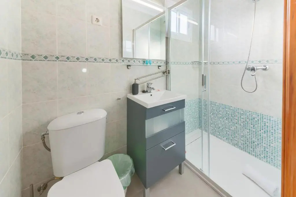 Holidays2Fuengirola Palangreros 100 mts from Beach and promenade