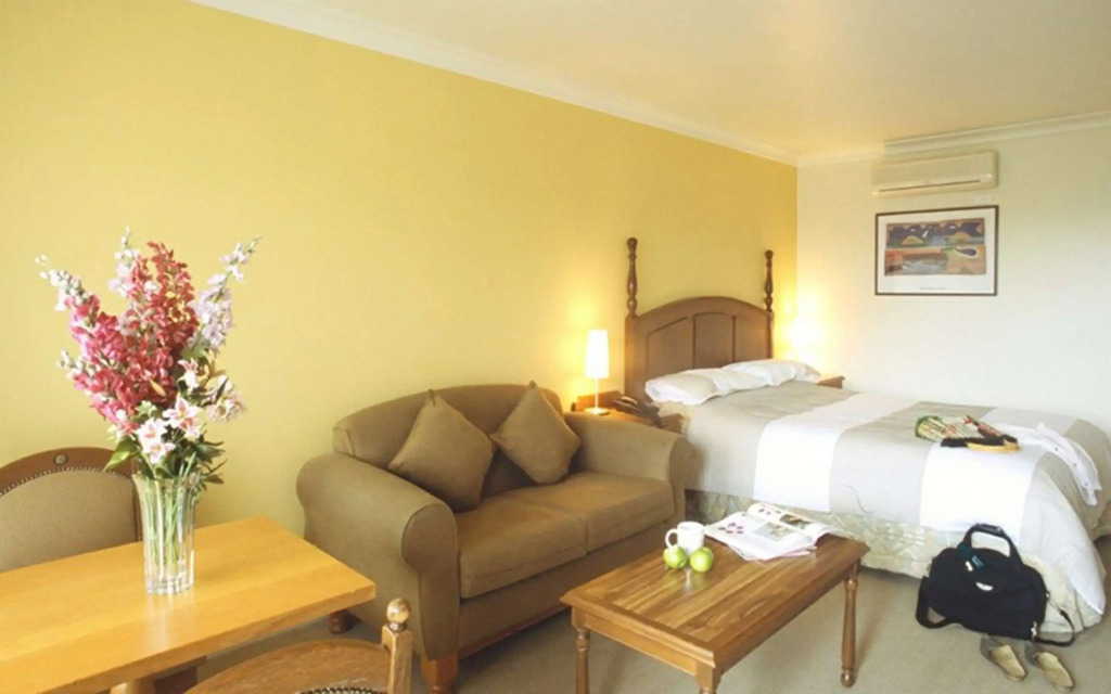 Best Western Plus The Tudor Box Hill