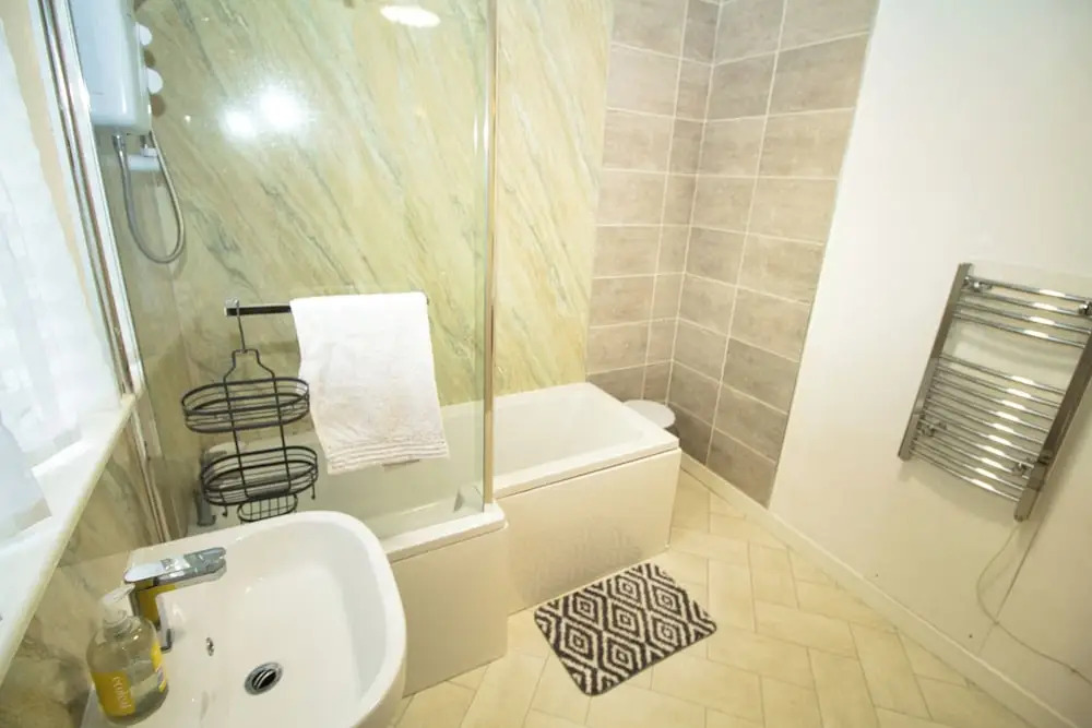 Accessible Bungalow - 4 Beds 2 Baths -dog Friendly