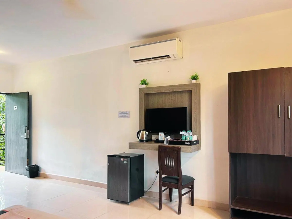 FabHotel Bay Breeze - 800M From Morjim Beach