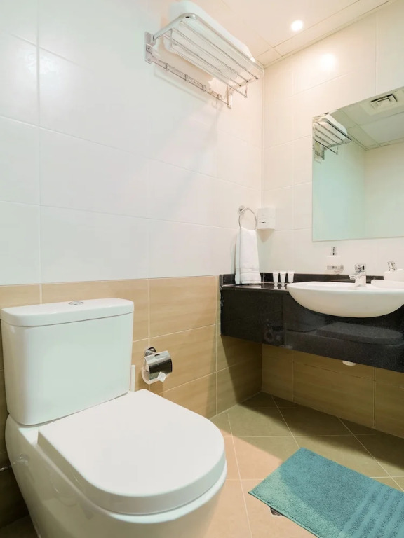 OYO Home 233 1BHK Marina Suites