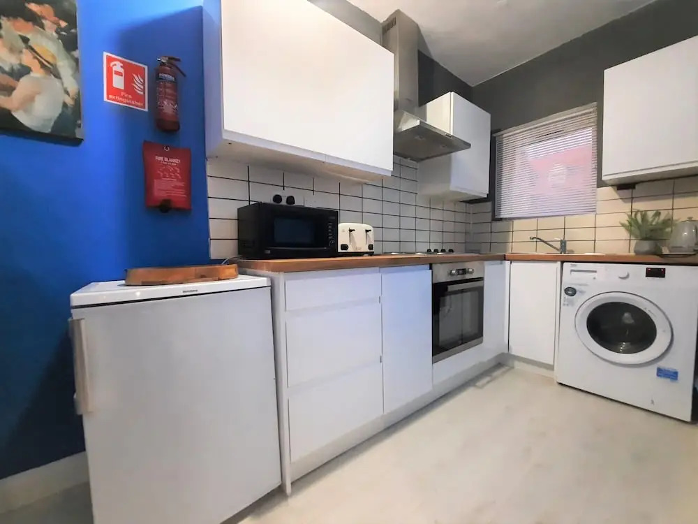 3-bed House in Colchester With Parking and Wifi