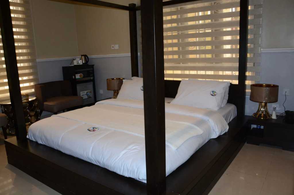 Springs Resorts Sparadise Suites