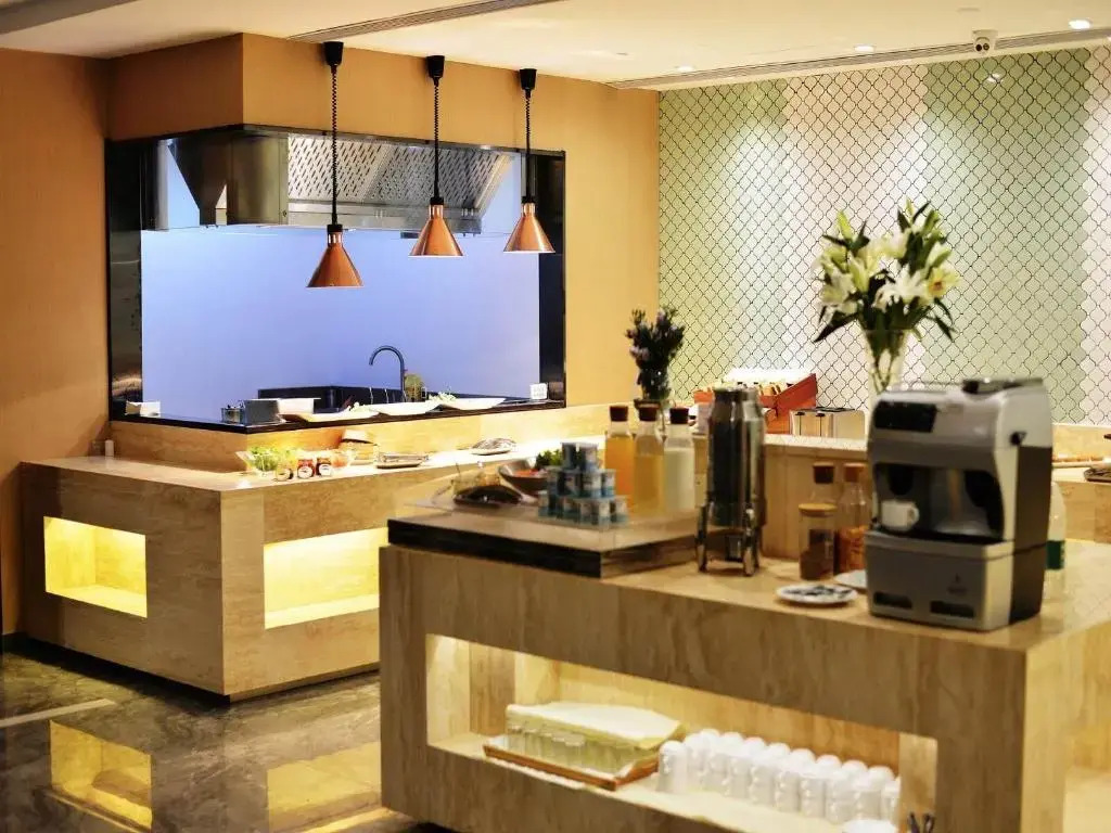 Ibis Qingdao Donghai
