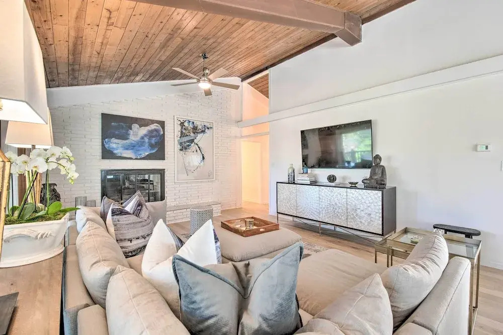 Serene Home w/ Fire Pit, Deck & Easy Access to ATL