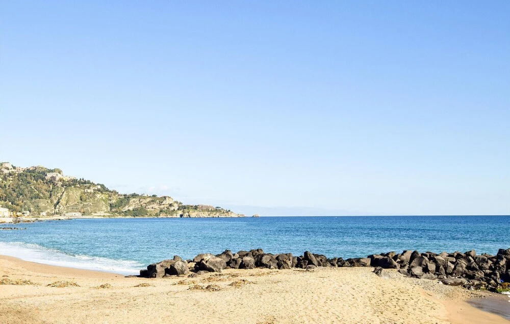 Stunning Apartment in Giardini Naxos With Wifi and 2 Bedrooms