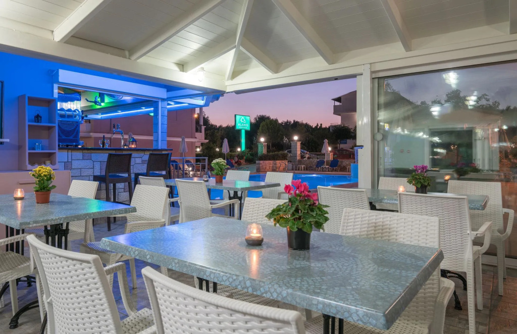 Alamis Hotel & Apartments