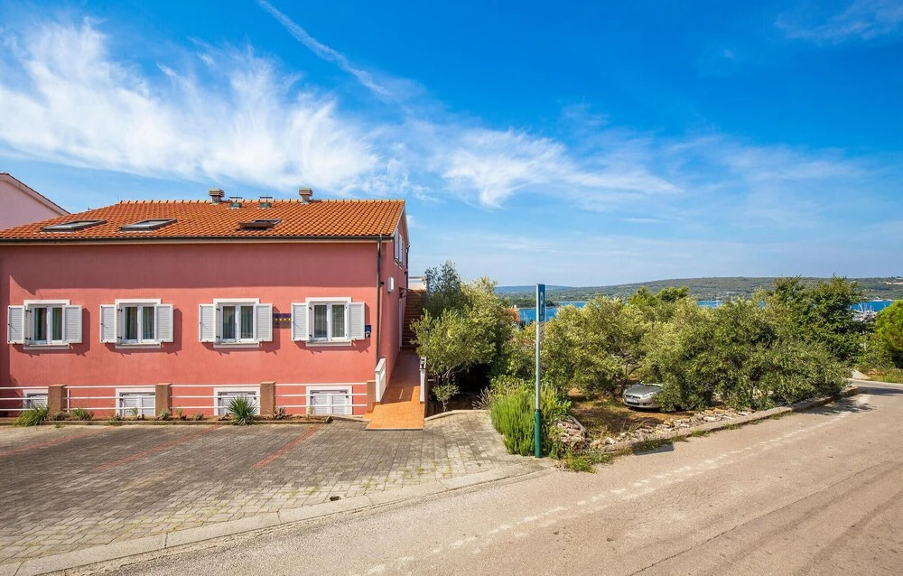Nice Home in Punat With Wifi and 2 Bedrooms