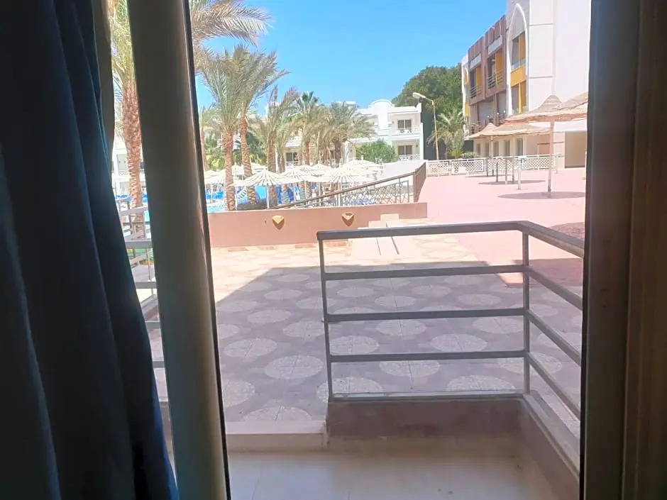 فندق ميراج باي اكوا بارك
