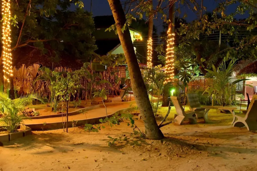 Naaval Beach Villa & Rooms
