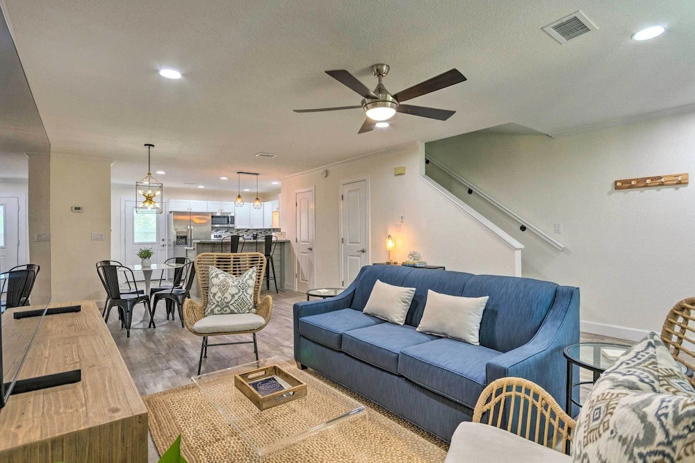 Modern Miramar Beach Townhome, Walk to Ocean!