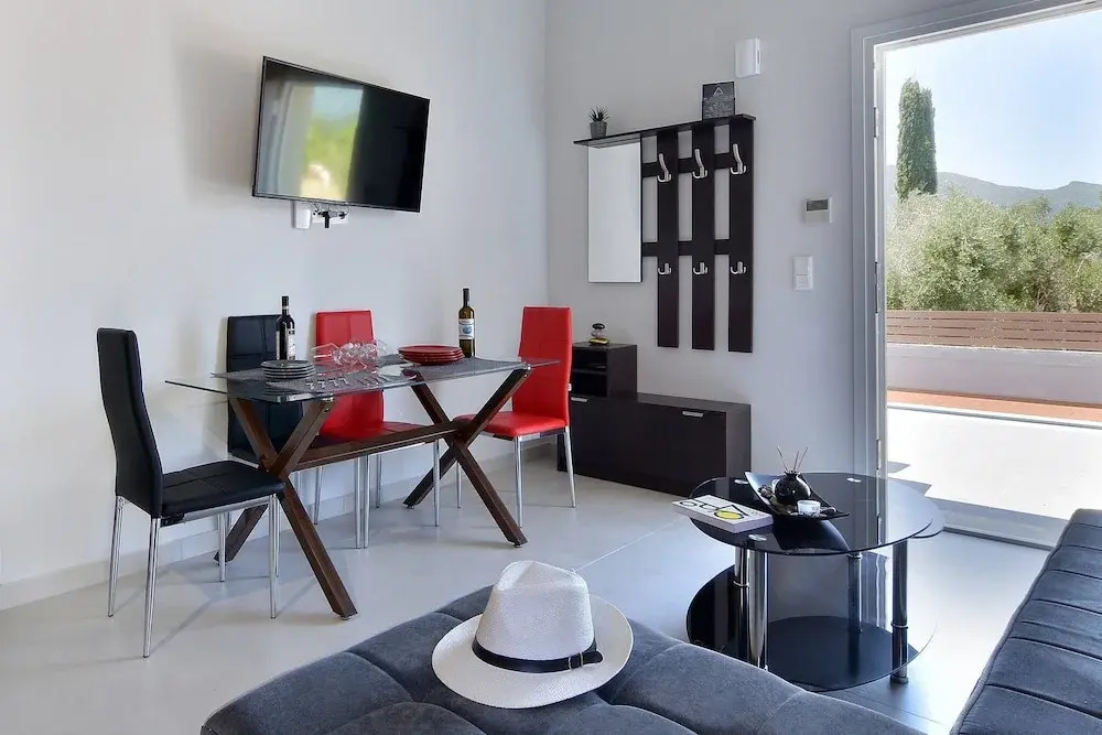 Villa Bratou Ignis Sleeps 6 with Parking