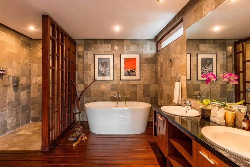 Villa Marys Beach - 4BR Luxury Ocean View Villa in Canggu