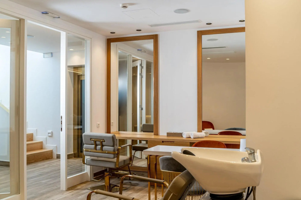 Cresanto Luxury Suites