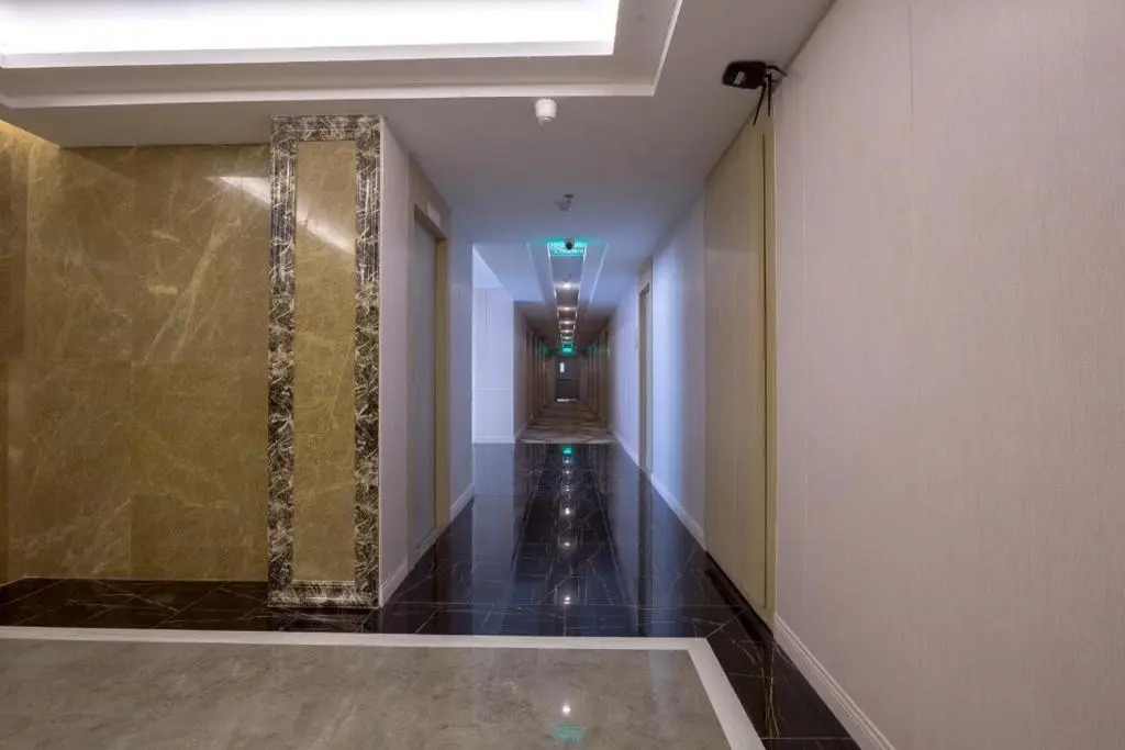 Elegant Airport Hotel