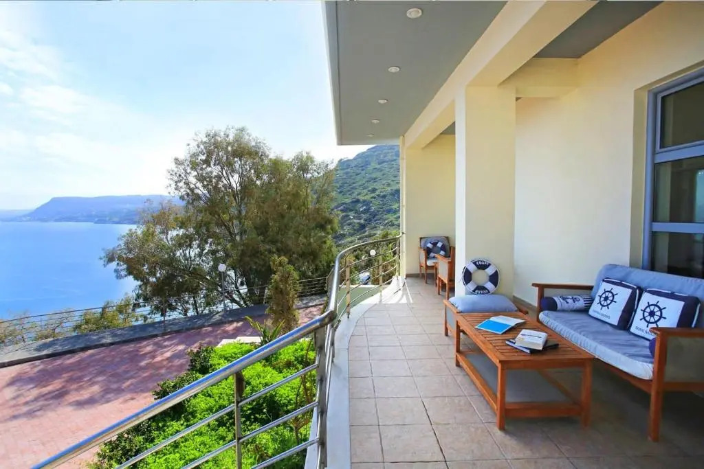 Seafront, 5star Home - 4min Walk To Private Beach