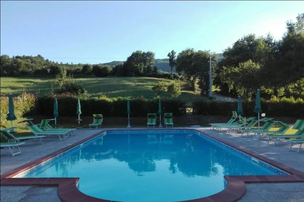Charming house in Caprese Michelangelo with shared pool