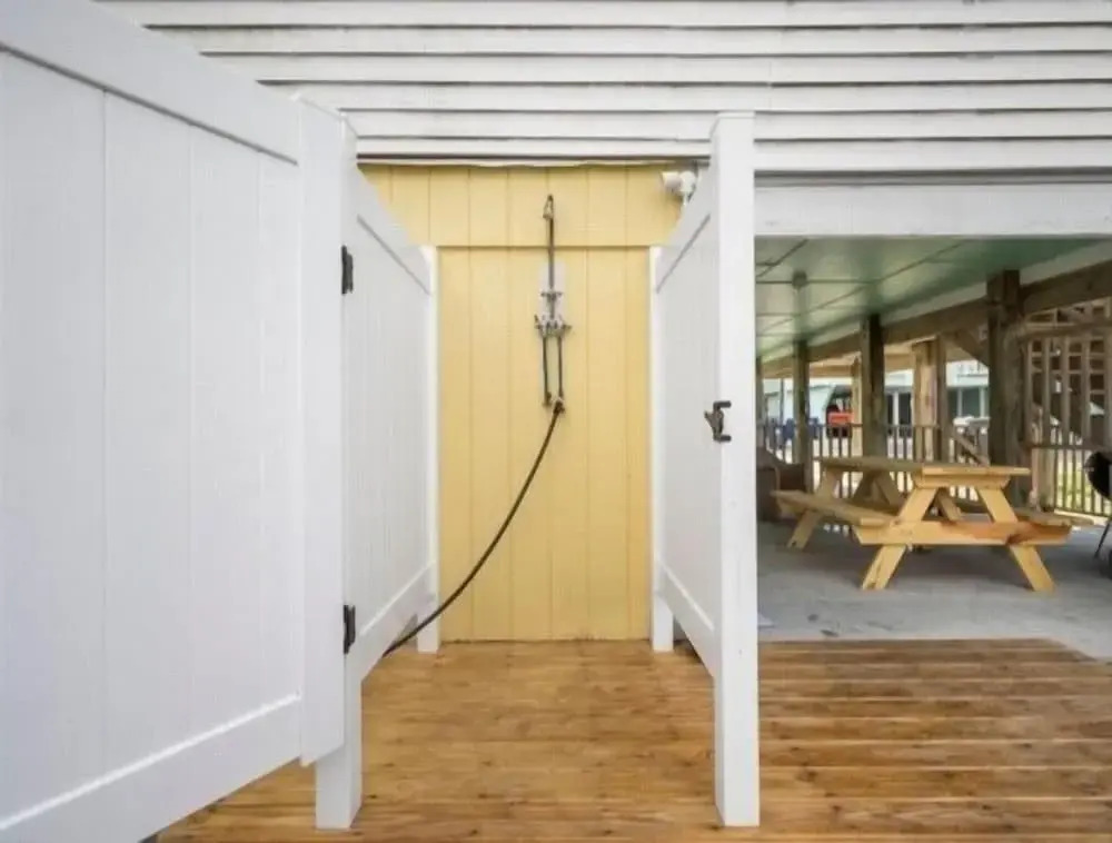 Beach Cabin - Perfect For Your Family Getaway! Pet Friendly! 2 Bedroom Cottage by RedAwning