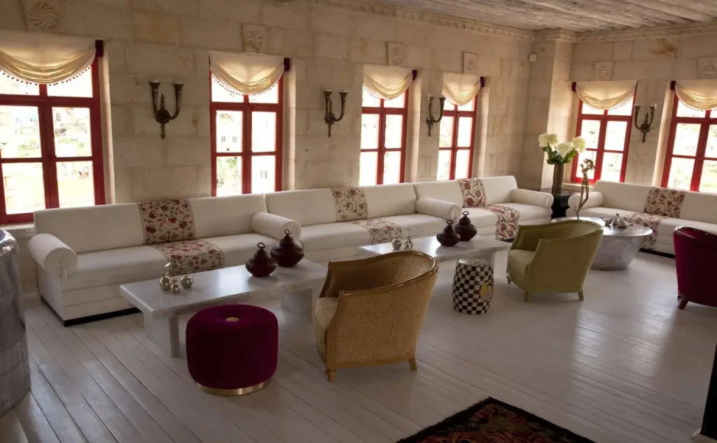 Hezen Cave Hotel