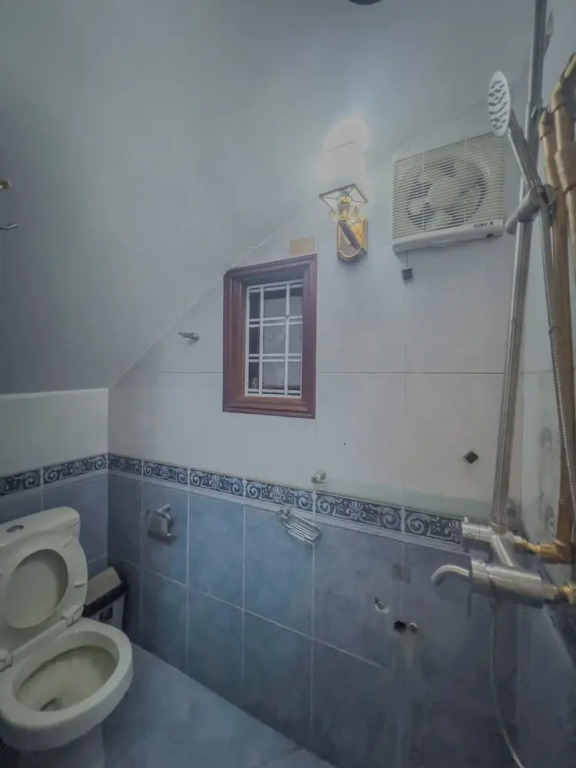 La Sen Westlake Tay Ho Homestay