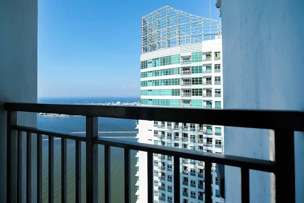 Premium Condominium Green Bay Apartment