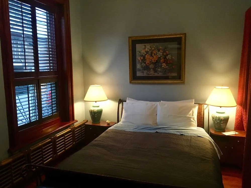 Alexandre Logan 1870 B&B
