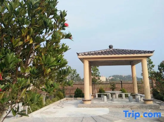 Xibian Hotel (Tai Shan Na Qin Peninsula Scenic Area Weijiaowan Branch)