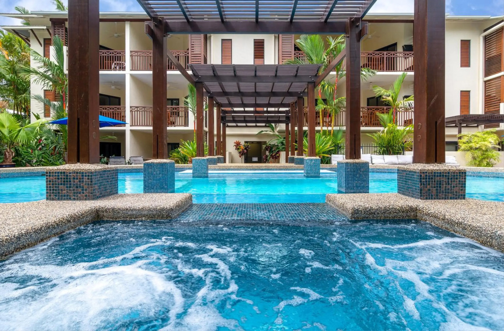 Seascape Holidays at 30 Tropic Style