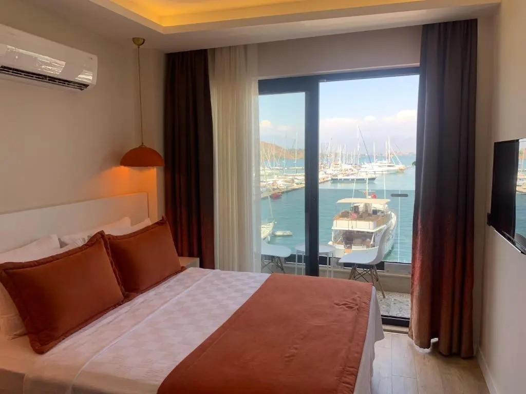 Ece Marina Suites