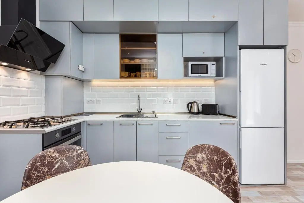 Ground Floor Bright Luxury 1Bedroom Apartment with Free Parking