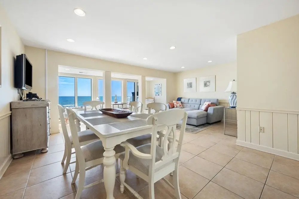 Sea Breeze - Great Oceanfront Views And Close To The Beach Club 3 Bedroom Villa by Peace Vacations