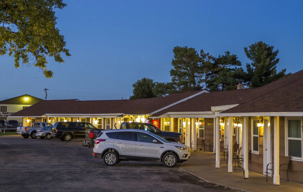 Sunset Lodge Escanaba
