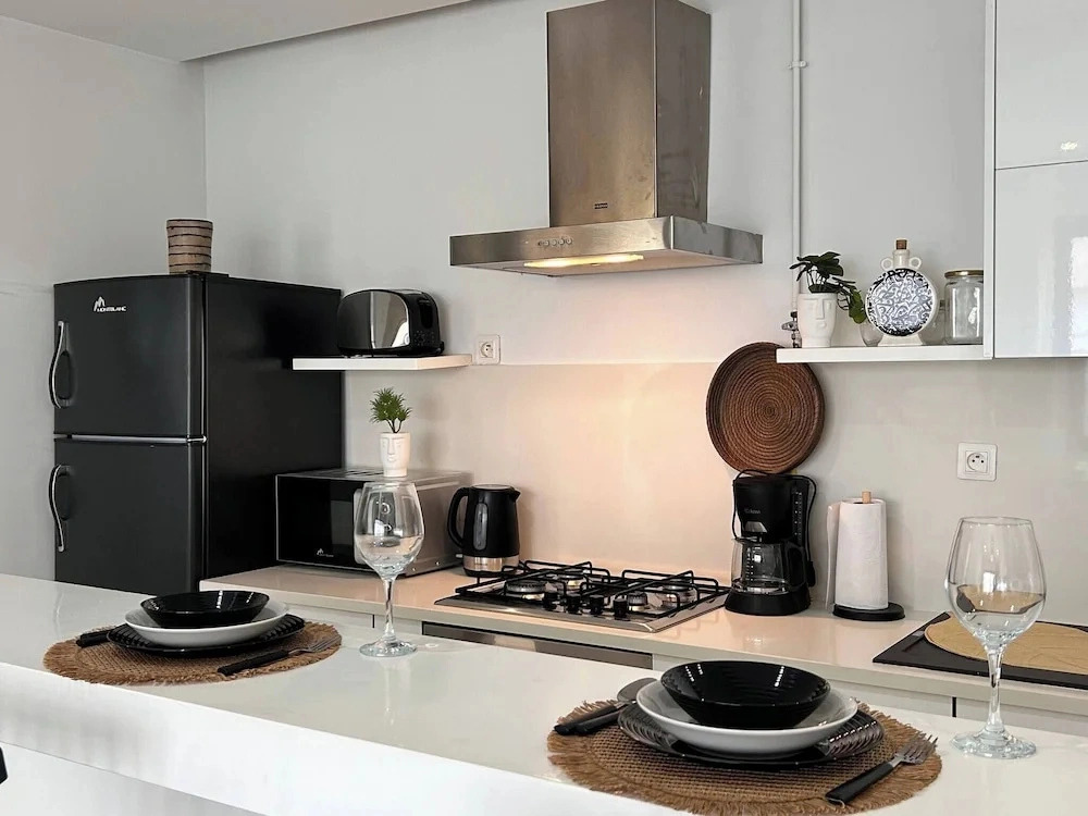 Malachite Elegance & Comfort in Sidi Daoud