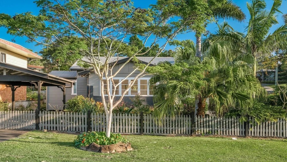 Alkira - Boutique cottage - Walk to Clarkes Beach