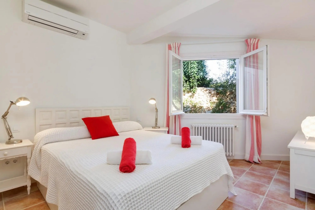 VILLA TREBALUGER in Es Castell