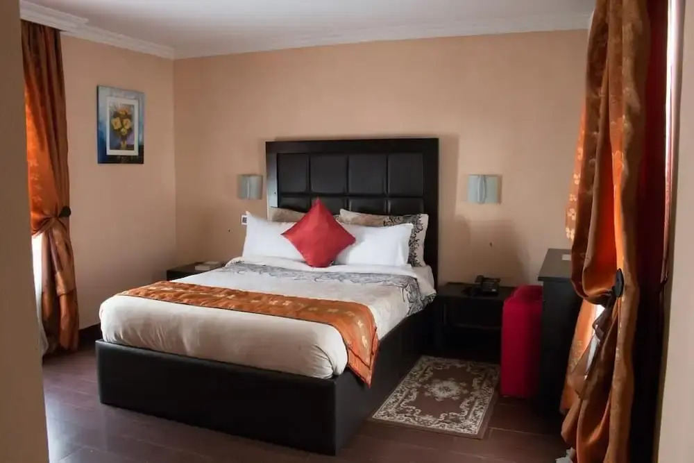 Carlisle Hotel