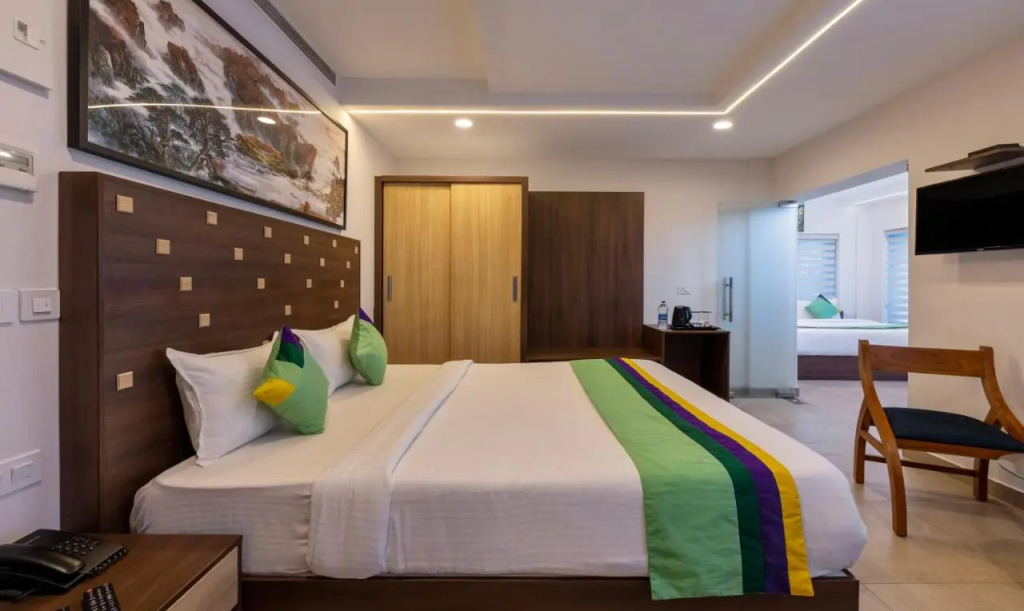 Thejas Houseboat Premium Three