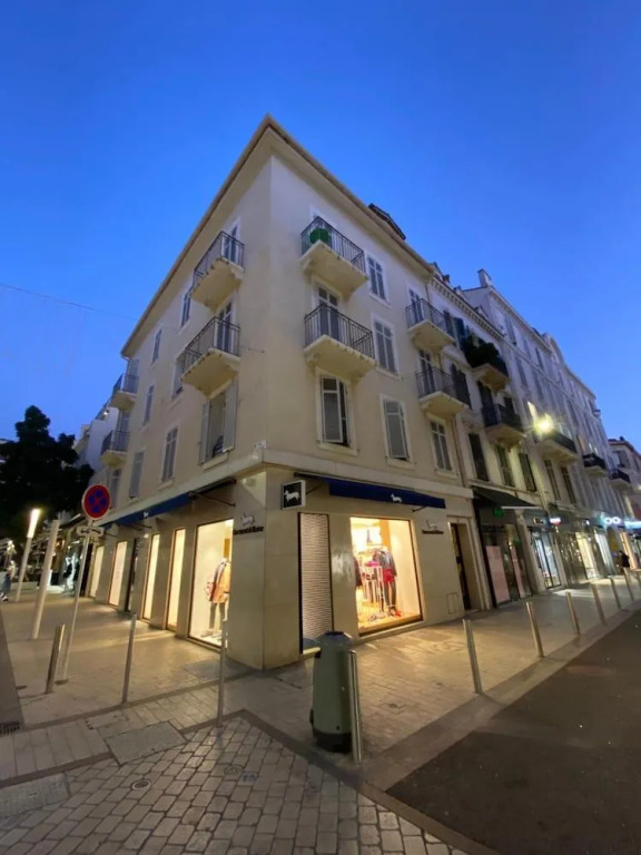 Cannes Holiday Suites