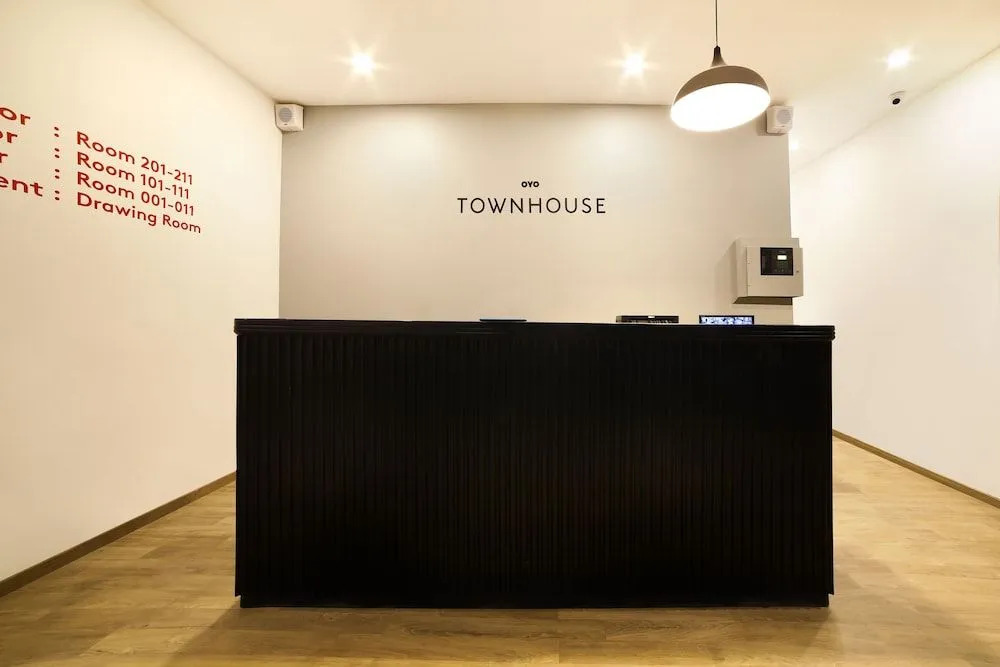 Oyo Townhouse 120 Shushant Lok