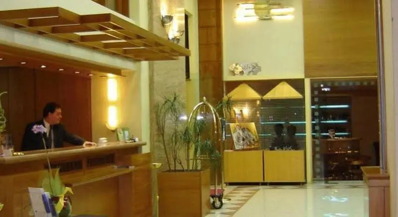 Nepheli Hotel