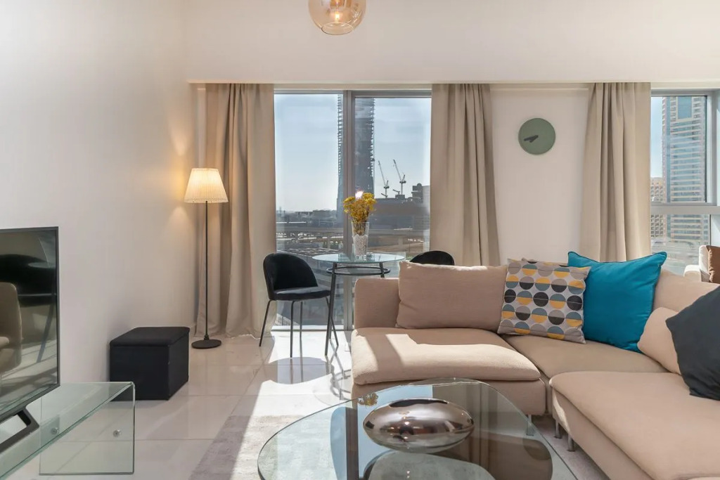 Bright and spacious Studio in DIFC