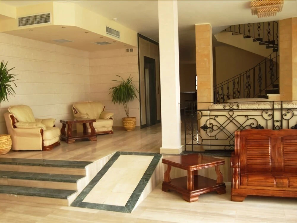 Palm Beach Piazza Apartments