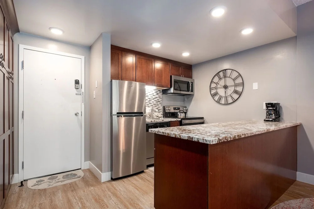 Edelweiss Haus 117 1 Bedroom Condo by RedAwning