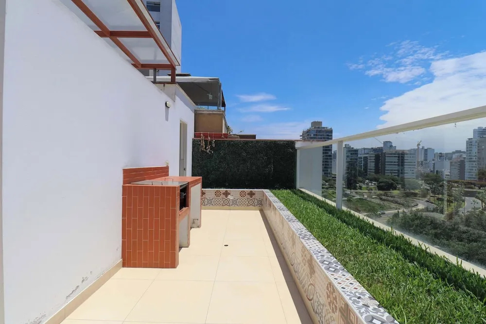w Deluxe 1BR Duplex in the Heart of Barranco
