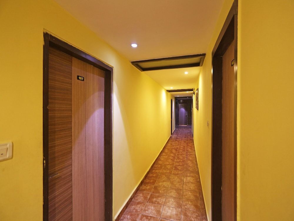 OYO 4939 Hotel Highway Inn