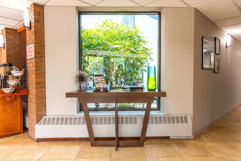 Country Inn & Suites by Radisson, Traverse City, MI