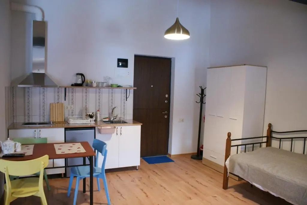 Dadu’s Apartment 171