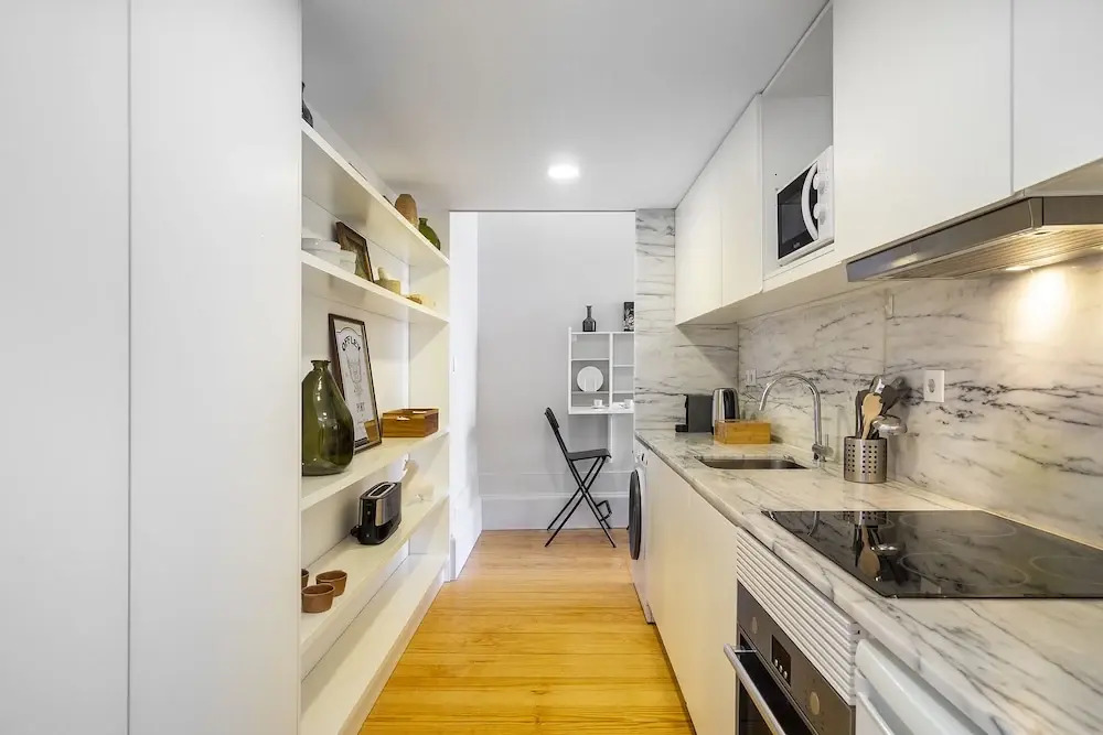 Central 1-Bed W/ Top View Perfect To Explore Porto