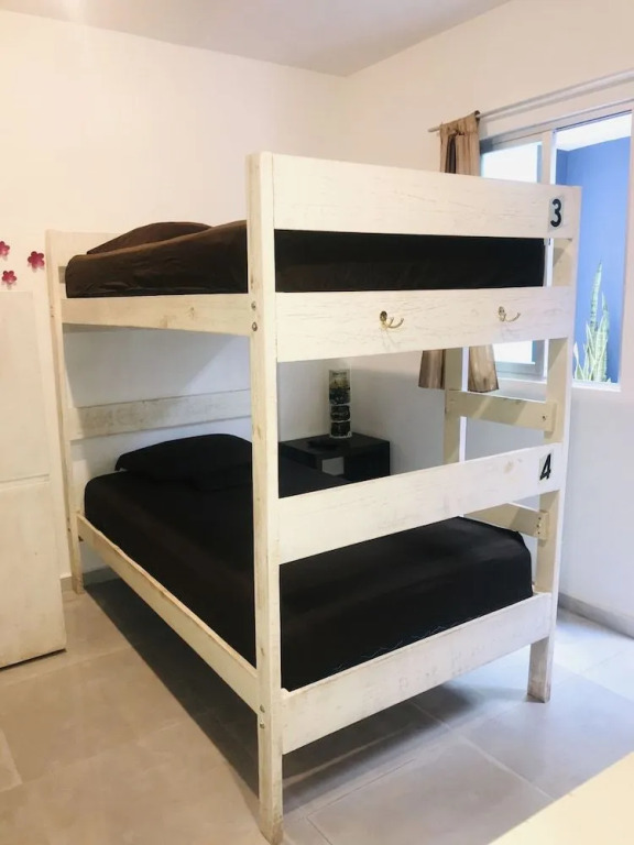 Comfortable mixshare room close to 5th Avenue